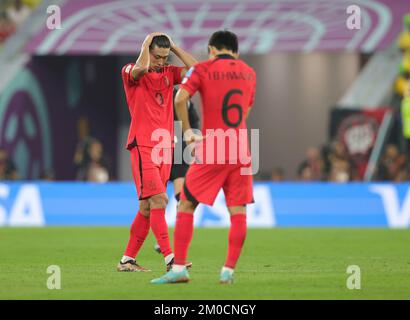 Doha, Katar. 05th décembre 2022. Firo : 12/05/2022, football, coupe DU MONDE de la FIFA 2022 QATAR, coupe du monde 2022 Qatar, coupe du monde 2022 Qatar, Round of 16, Round of seize, Game 54, Brésil - Corée du Sud déception Corée du Sud, GUE-sung Cho Credit: dpa/Alamy Live News Banque D'Images