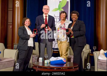 Bureau de l'administrateur (Lisa P. Jackson) - série des conférenciers du 40th anniversaire, William Ruckelshaus , Agence de protection de l'environnement Banque D'Images