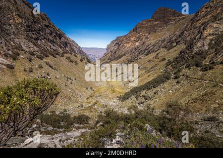 Col de montagne à Huascaran, Cordillera Blanca, Ancash, Pérou Banque D'Images