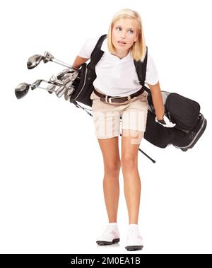 Ne quittez jamais le pavillon sans chariot. Photo studio d'une golfeuse femme épuisée portant son sac isolé sur blanc. Banque D'Images