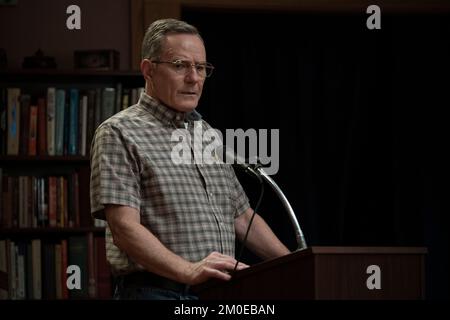 DATE DE SORTIE: 17 juin 2022. TITRE: Jerry et Marge vont grand. STUDIO: Photos de ligne fixe. DIRECTEUR: David Frankel. PLOT: Basé sur l'histoire vraie sur le couple de longue date Jerry et Marge Selbee, qui gagnent la loterie et utilisent l'argent pour ranimer leur petite ville. AVEC: BRYAN CRANSTON comme Jerry Selbee. (Image de crédit : © photos fixes/photos de divertissement) Banque D'Images