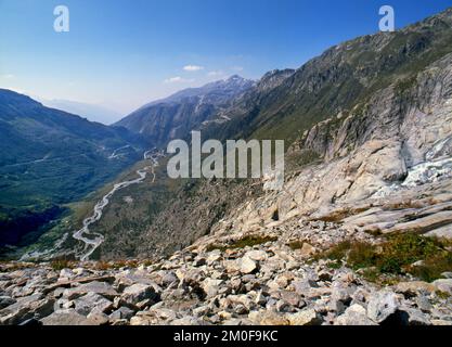 Vue du glacier du Rhône dans la vallée en 1989, Suisse, Valais Banque D'Images