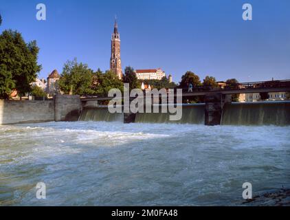 Isar Weir près de Landshut, Allemagne, Bavière, Landshut Banque D'Images