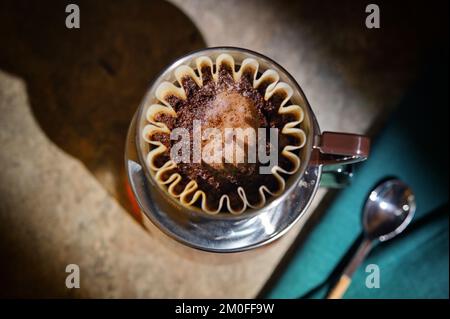 Gros plan sur la cafetière électrique Barista Banque D'Images