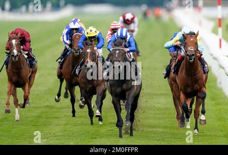 Photo du dossier datée du 30-06-2020, de Dane O'Neill, circonscription d'Al Zaraqaan (centre). Hambleton Racing a beaucoup à attendre après que Al Zaraqaan d'Archie Watson ait remporté quatre victoires successives sur des haies avec une victoire de commandant à Musselburgh lundi. Date de publication : mardi 6 décembre 2022. Banque D'Images