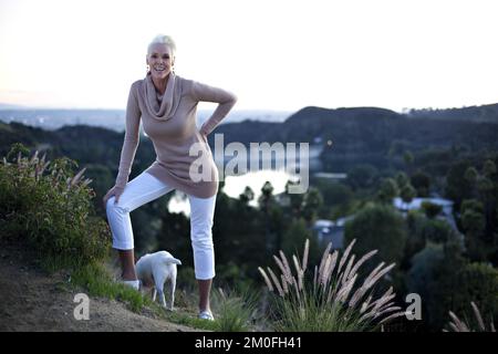 L'actrice danoise Brigitte Nielsen vit à Hollywood Hillls avec son mari de 15 ans plus jeune, Mattia Dessi, et leurs deux chiens Tootsie et Joker. Elle se produit toujours dans des émissions de réalité et de télévision, et vient de commencer comme chroniqueur-conseil pour le journal danois Ekstra Bladet. PHOTOGRAPHE BENJAMIN KÃŒRSTEN / POLFOTO Banque D'Images