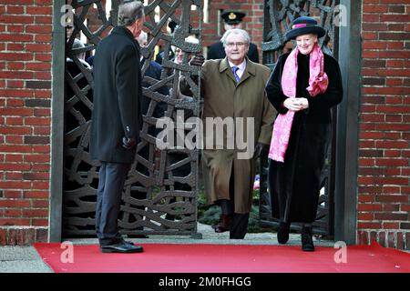 La famille royale danoise s'est rendue en train à Roskilde afin de déposer des couronnes au monument du roi Frederik 9th et de la reine Ingrid à Roskilde, en liaison avec le Jubilé d'argent de la reine Margrethe. PHOTOGRAPHE MARTIN LEHMANN / POLFOTO Banque D'Images