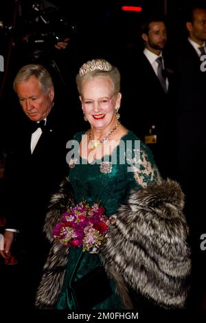 La famille royale danoise assiste à un concert de gala, samedi 14 janvier., tenu à la salle de concert du Dr, en l'honneur de l'accession de la reine Margrethe II au trône. La reine Margrethe arrive. (Unger Anthon/POLFOTO) Banque D'Images