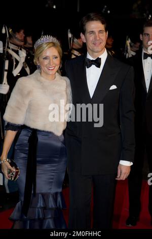 La famille royale danoise assiste à un concert de gala, samedi 14 janvier., tenu à la salle de concert du Dr, en l'honneur de l'accession de la reine Margrethe II au trône. Le Prince Pavlos et la princesse Marie-Chantal. (Unger Anthon/POLFOTO) Banque D'Images