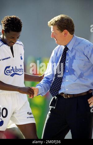 FCK - Haderslev 5-1. Le nouvel entraîneur des FCKs, Roy Hodgson, a été satisfait de l'effort de l'équipe. Roy Hodgson a félicité Sibusiso Zuma après le match. (Morten Bjørn Jensen / Polfoto) Banque D'Images