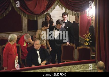 Le mardi 6 novembre 2012, la reine Margrethe et le prince Consort Henrik ont accueilli le concert de Fredensborg à l'église du palais de Fredensborg. Le concert de cette année a été en reconnaissance de la culture d'entrepreneur et des enthousiastes qui caractérisent l'environnement entrepreneurial au Danemark. La princesse de la Couronne Mary, le prince de la Couronne Frederik, le prince Joachim et la princesse Marie ont également assisté au concert. (Thomas SjÃ¸up/POLFOTO) Banque D'Images