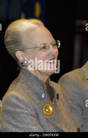 La reine Margrethe et le directeur du ballet Tivoli Peter Bo Bendixen lors de la présentation de la nouvelle production du casse-noisette. Le ballet est réalisé par Peter Bo Bendixen, avec des costumes et un décor de la reine Margrethe. (Lars E. Andreasen /POLFOTO) Banque D'Images