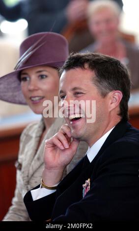 Le couple royal du Danemark, la princesse de la Couronne Mary et le prince héritier Frederik ont commencé leur voyage d'été de 4 jours avec le yacht royal 'Dannebrog' dans 4 villes différentes du Danemark. Le deuxième jour de leur visite s'est rendu à la ville d'Aalborg. Le couple royal à l'Hôtel de ville d'Aalborg. Banque D'Images