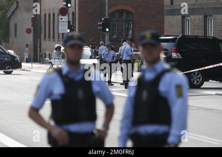 Un homme est frappé par des coups de feu près de la place de l'hôtel de ville de Copenhague, a déclaré la police de Copenhague. - Nous avons arrêté un contrevenant présumé, explique le directeur central des renseignements Henrik Vedel Ritzau. Le gestionnaire de l'exploration ne connaît toujours pas l'état de la victime. Ritzau. (Finn Frandsen / POLFOTO) webpix non traité Banque D'Images