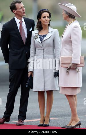 Le prince Joachim , la princesse Marie et la princesse Benedikte depuis que le président mexicain Enrique Pena Nieto et Mme Angelica Rivera de Pena mercredi sont arrivés à l'aéroport international de Copenhague à Kastrup . Banque D'Images