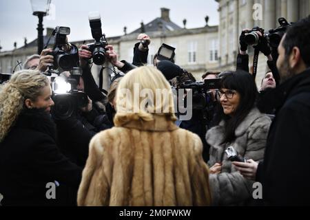 Le nouvel ambassadeur américain au Danemark Carla Sands arrive au château royal d'Amalienborg à Copenhague pour rencontrer la reine Margrethe 15 décembre 2017. Carla Sands est un banquier d'investissement et une ancienne actrice apparaissant dans neuf épisodes de l'opéra de savon "œThe Bold et le Beautifulâ€". /Ritzau/Philip Davali Banque D'Images