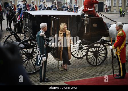 Le nouvel ambassadeur américain au Danemark Carla Sands arrive au château royal d'Amalienborg à Copenhague pour rencontrer la reine Margrethe 15 décembre 2017. Carla Sands est un banquier d'investissement et une ancienne actrice apparaissant dans neuf épisodes de l'opéra de savon "œThe Bold et le Beautifulâ€". /Ritzau/Philip Davali Banque D'Images