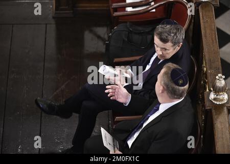 Sur 11 octobre 2018, le président d'Israël, Reuven Rivlin, a visité la synagogue de Copenhague. Cette visite s'inscrit dans le cadre de l'anniversaire de 75th du sauvetage en Suède de plus de 7000 juifs danois du Danemark occupé par les nazis. Étaient également présents le prince héritier de HRH Frederik, le premier ministre Lars Løkke Rasmussen et plusieurs autres chefs de parti, des personnalités culturelles telles que la directrice Susanne Bier et des représentants de la communauté juive du Danemark. Banque D'Images