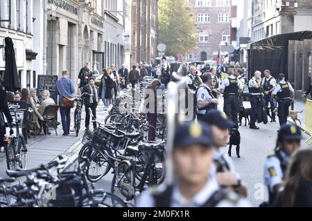 Sur 11 octobre 2018, le président d'Israël, Reuven Rivlin, a visité la synagogue de Copenhague. Cette visite s'inscrit dans le cadre de l'anniversaire de 75th du sauvetage en Suède de plus de 7000 juifs danois du Danemark occupé par les nazis. Étaient également présents le prince héritier de HRH Frederik, le premier ministre Lars Løkke Rasmussen et plusieurs autres chefs de parti, des personnalités culturelles telles que la directrice Susanne Bier et des représentants de la communauté juive du Danemark. Banque D'Images