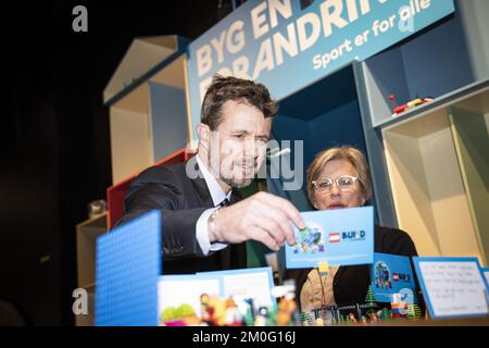 Le Prince héritier Frederik lors d'une visite guidée de l'exposition inspirée des Jeux Olympiques, « Lad Legene Begynde » (Laissez les Jeux commencer) au Centre scientifique Experimentarium. Jeudi, 23 janvier., 2020. L'exposition a été développée en collaboration avec la Confédération sportive du Danemark (le Comité National Olympique), Team Danmark et Parasport Danmark (photo: Niels Christian Vilmann/Ritzau Scanpix) Banque D'Images