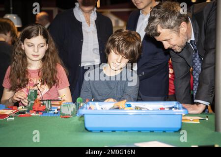 Le Prince héritier Frederik lors d'une visite guidée de l'exposition inspirée des Jeux Olympiques, « Lad Legene Begynde » (Laissez les Jeux commencer) au Centre scientifique Experimentarium. Jeudi, 23 janvier., 2020. L'exposition a été développée en collaboration avec la Confédération sportive du Danemark (le Comité National Olympique), Team Danmark et Parasport Danmark (photo: Niels Christian Vilmann/Ritzau Scanpix) Banque D'Images