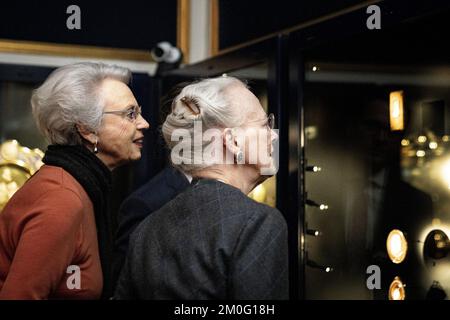 La reine Margrethe et la princesse Benedikte ouvrent le nouveau trésor permanent la salle de Fabergé au Musée Amalienborg, vendredi, 7 février 2020. La Chambre de Fabergé expose des joyaux russes, ainsi qu'une sélection de joyaux de la Couronne danoise, mettant l'accent sur les liens étroits entre les monarchies danoises et russes. (Photo: IDA Guldbæk Arentsen / Scanpix 2020) Banque D'Images