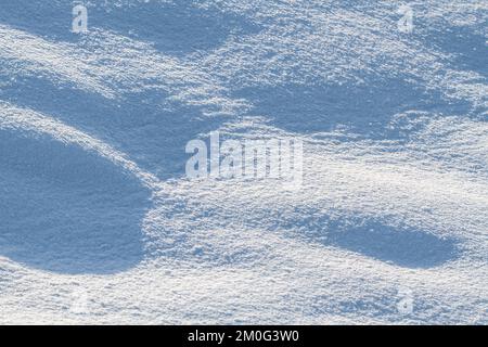 Neige d'hiver. Texture de la neige. Vue de dessus de la neige. Texture pour le design. Fond de nature givré Banque D'Images