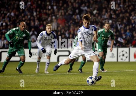 Le Jesper Gronkjaer du FC Copenhagen a obtenu des scores de pénalité. Banque D'Images