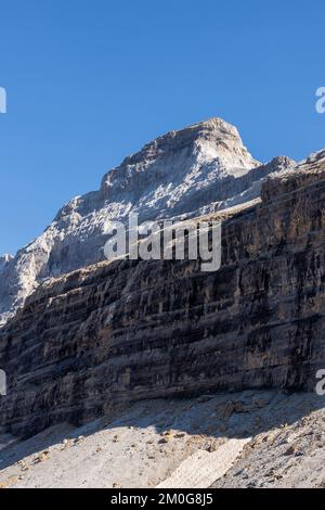 Les Pyrénées des Sarradets se réfugient dans le Cirque de Gavarnie, dans les Pyrénées françaises Banque D'Images