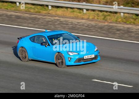 2018 Blue TOYOTA GT86 D-4S PRO 1998cc essence manuelle à 6 vitesses Banque D'Images