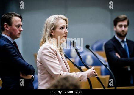 LA HAYE - Lilian Marijnissen (SP) pendant l'heure des questions hebdomadaires à la Chambre des représentants. ANP BART MAAT pays-bas hors - belgique hors Banque D'Images