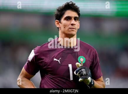 Le gardien de but marocain Yassine Bounou lors du match de la coupe du monde de la FIFA de la manche des seize au stade Education City à Al-Rayyan, au Qatar. Date de la photo: Mardi 6 décembre 2022. Banque D'Images