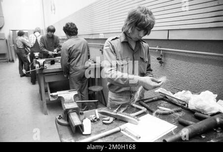 La formation des apprentis (Azubis) au Centre de formation professionnelle (BBZ) à Arnsberg le 19.06.1979, Allemagne, Europe Banque D'Images