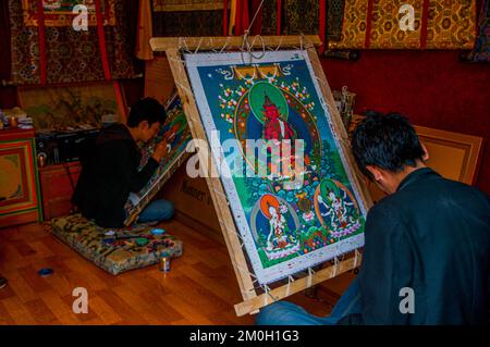Dessin d'un peintre, un Thanka peinture religieuse, Lhassa, Tibet, Asie Banque D'Images