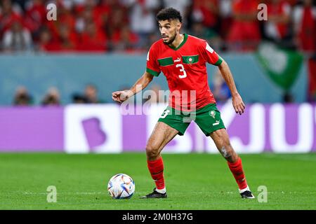 AL RAYYAN, QATAR - DÉCEMBRE 6 : Noussair Mazraoui, du Maroc, en action pendant la série de 16 - coupe du monde de la FIFA, Qatar 2022 match entre le Maroc et l'Espagne au stade de la ville d'éducation sur 6 décembre 2022 à Al Rayyan, Qatar (photo de Pablo Morano/BSR Agency) Banque D'Images