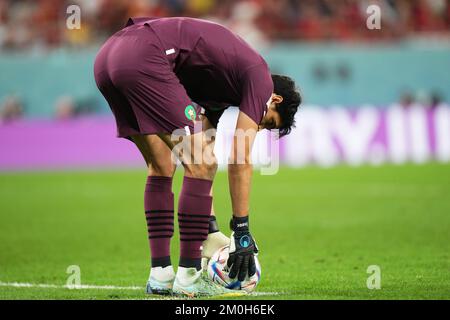 Yassine Bounou, du Maroc, lors de la coupe du monde de la FIFA, Qatar 2022 Match, Round of 16, entre le Maroc et l'Espagne, a joué au stade Education City Stadium le 6 décembre 2022 à Doha, au Qatar. (Photo de Bagu Blanco / PRESSIN) Banque D'Images