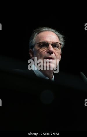 Marseille, France. 06th décembre 2022. Renaud Muselier, président de la région Sud, est vu lors de son discours d'ouverture de la réunion "Méditerranée du futur". Organisé au Parc Chanot, le 'Méditerranée du futur - Acte V' est une réunion internationale qui rassemble les pays méditerranéens sur le thème des questions écologiques et permet le partage d'expériences et de solutions. Crédit : SOPA Images Limited/Alamy Live News Banque D'Images