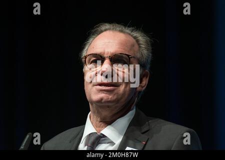 Marseille, France. 06th décembre 2022. Renaud Muselier, président de la région Sud, est vu lors de son discours d'ouverture de la réunion "Méditerranée du futur". Organisé au Parc Chanot, le 'Méditerranée du futur - Acte V' est une réunion internationale qui rassemble les pays méditerranéens sur le thème des questions écologiques et permet le partage d'expériences et de solutions. (Photo de Laurent Coust/SOPA Images/Sipa USA) crédit: SIPA USA/Alay Live News Banque D'Images