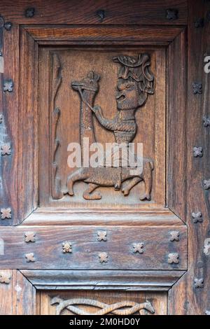 France, Aveyron, Saint Come d'Olt, classé comme l'un des plus beaux villages de France, classé au patrimoine mondial de l'UNESCO, église de Saint Come et Saint Damien, chevalier d'un Lama, route de Saint-Jacques-de-Compostelle, GR65 Banque D'Images