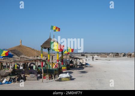 Sénégal, quartier de Dakar, lac rose, boutiques d'artisanat pour touristes Banque D'Images