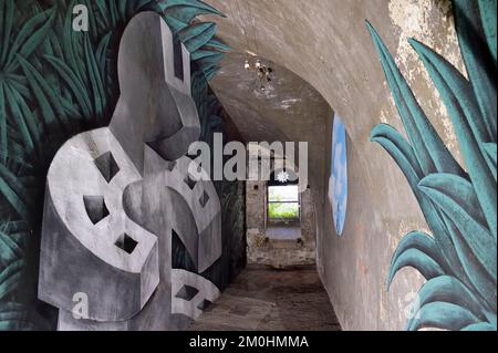 France, Haut-Rhin, neuf Brisach, Musée d'Art urbain et d'Art de la rue (MAUSA) abrité dans un ancien casemate de la citadelle Vauban classé au Patrimoine mondial par l'UNESCO, fresque par Speedy Graphito Banque D'Images