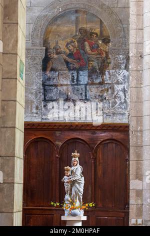 France, Vienne, Chatellerault, scène sur la via Turonensis ou Tours Way, l'une des voies principales vers Saint Jacques de Compostelle, église Saint-Jacques Banque D'Images