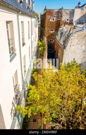 France, Paris, reste de l'enceinte de Philippe Auguste entre la rue Clovis et la rue Descartes Banque D'Images