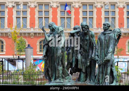 France, pas de Calais, Côte d'Opale (Côte d'Opale), Calais, le groupe de la statuaire (1895) les Burghers de Calais (1895) par Auguste Rodin en face de l'Hôtel de ville inauguré seulement en 1925 Banque D'Images