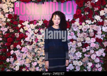 Adelle Leonce arrive à la première projection de Rosie Molloy donne vers le haut tout, aux chantiers Everyman Borough à Londres. Date de la photo: Mardi 6 décembre 2022. Banque D'Images