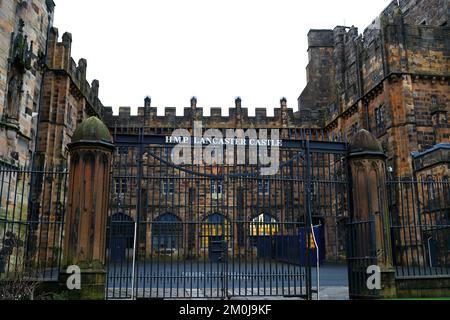 HMP Lancaster Castle dans la ville de Lancaster par une journée gris humide Banque D'Images