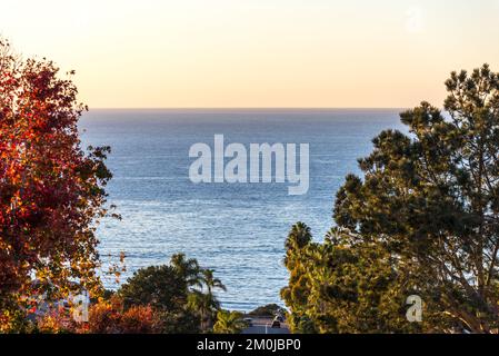 Vue sur la côte depuis le sommet de Hill Street. San Diego, Californie, États-Unis. Banque D'Images