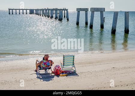 Fort ft. Myers Beach Florida,Golfe du Mexique Estero Island Estero Boulevard,fort Myers Fishing Pier ouragan Ian dégâts destruction endommagée, Banque D'Images