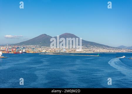 Mont Vésuve de la baie de Naples, ville de Naples (Naples), région Campanie, Italie Banque D'Images
