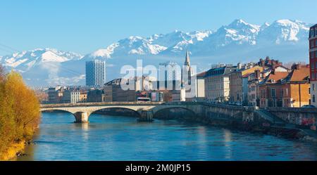 Vue panoramique sur Grenoble en France Banque D'Images